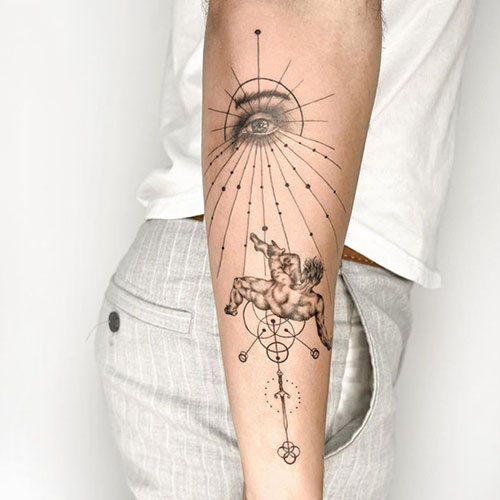 tatuaje de un ojo y líneas finas | tatuajes finos | tatuajes en el brazo | Cornelius Tattoo